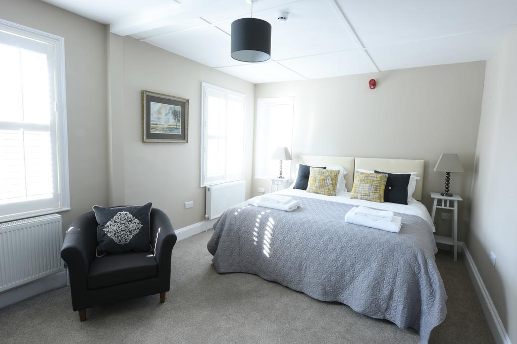 Woodstock Suites Charlton  Exteriör bild